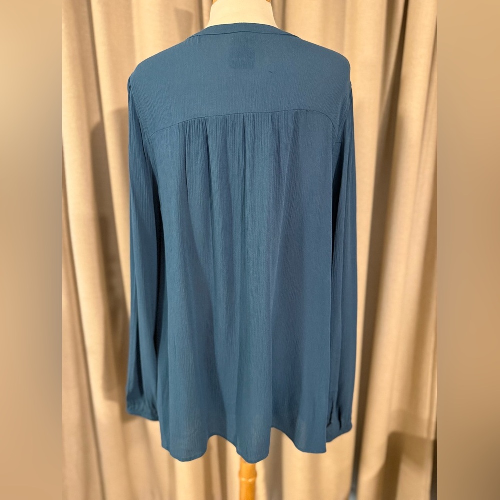 Torrid Teal Blue Crinkle Gauze Button-Front Peasant Top NWT - Picture 3 of 10